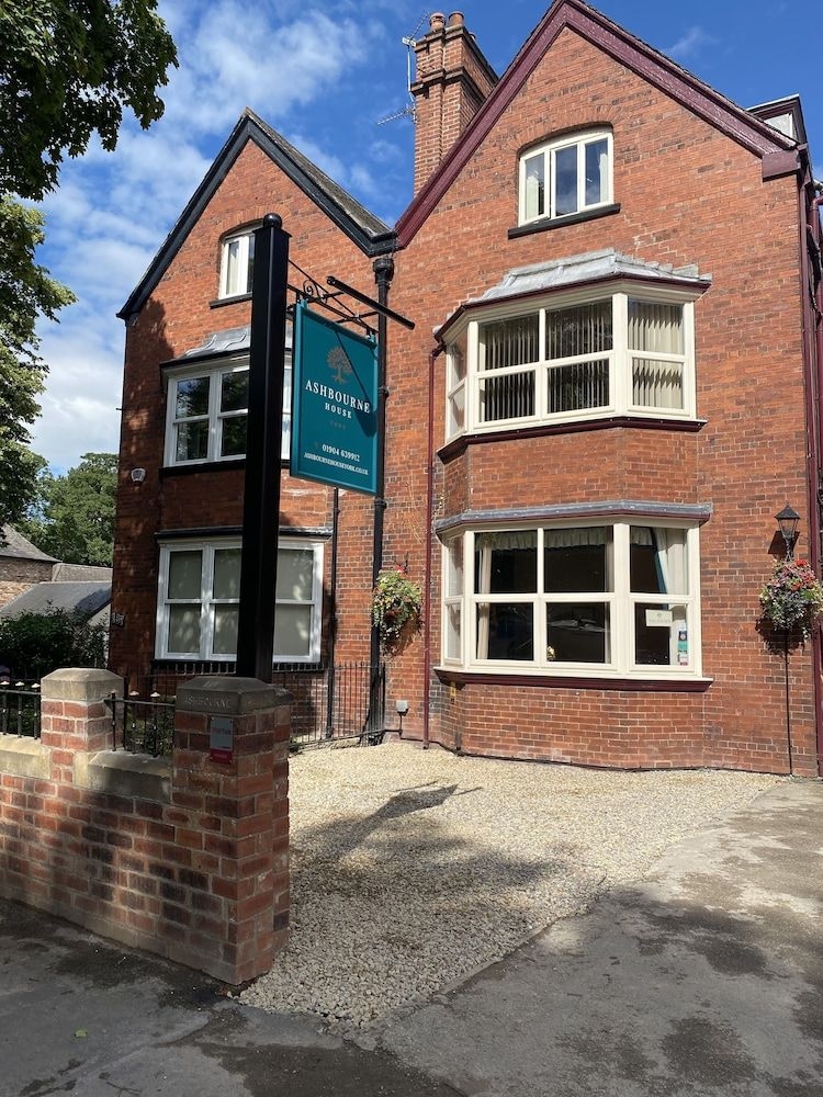 Ashbourne House3