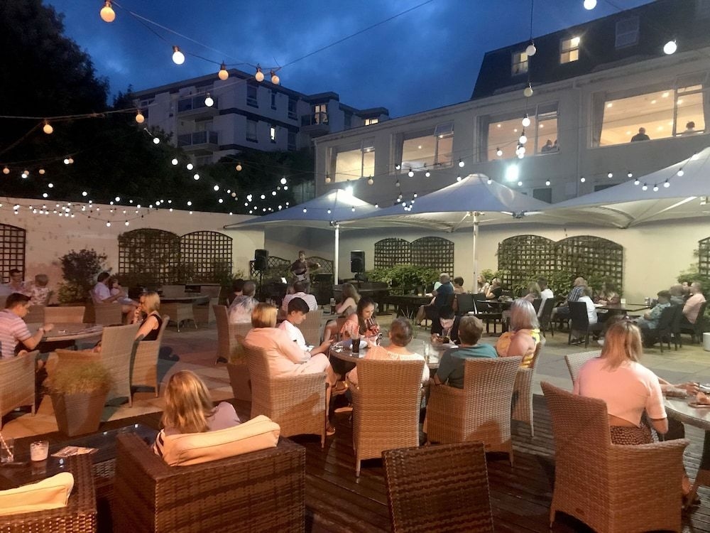 Toorak Hotel3