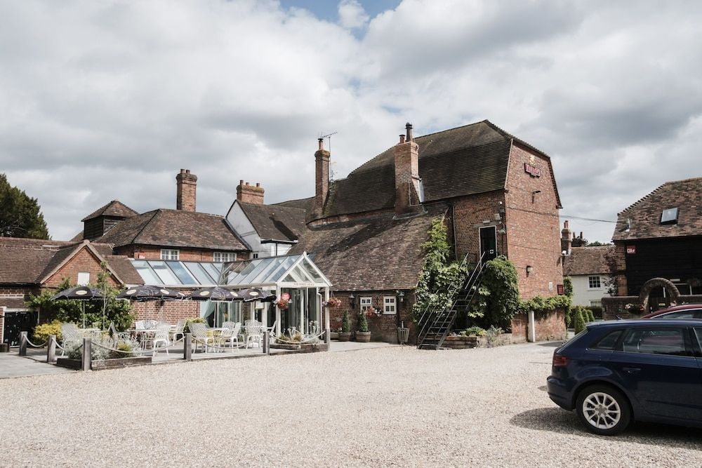 Hinds Head Hotel3
