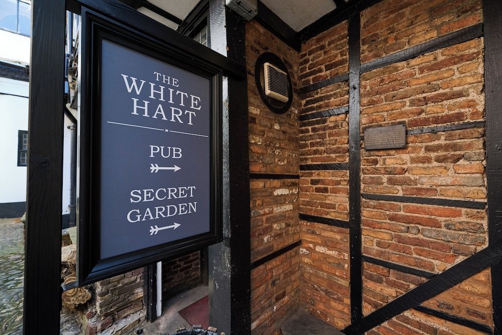 White Hart1