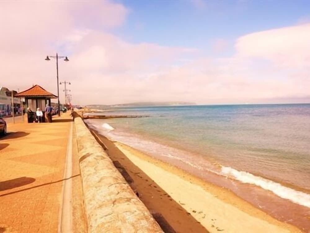 Shoreside Inn1