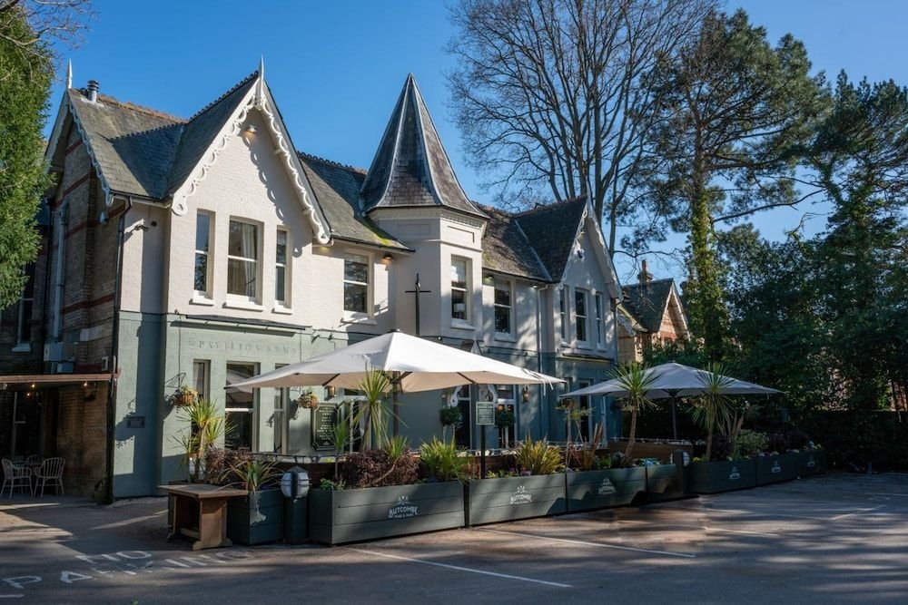 Dean Park Inn0