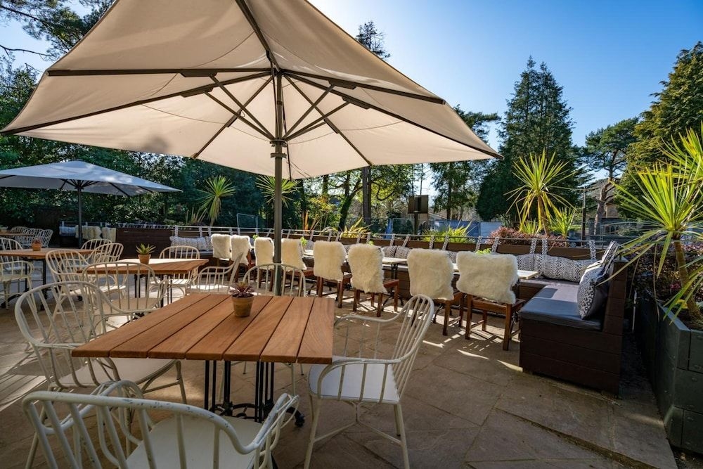 Dean Park Inn2