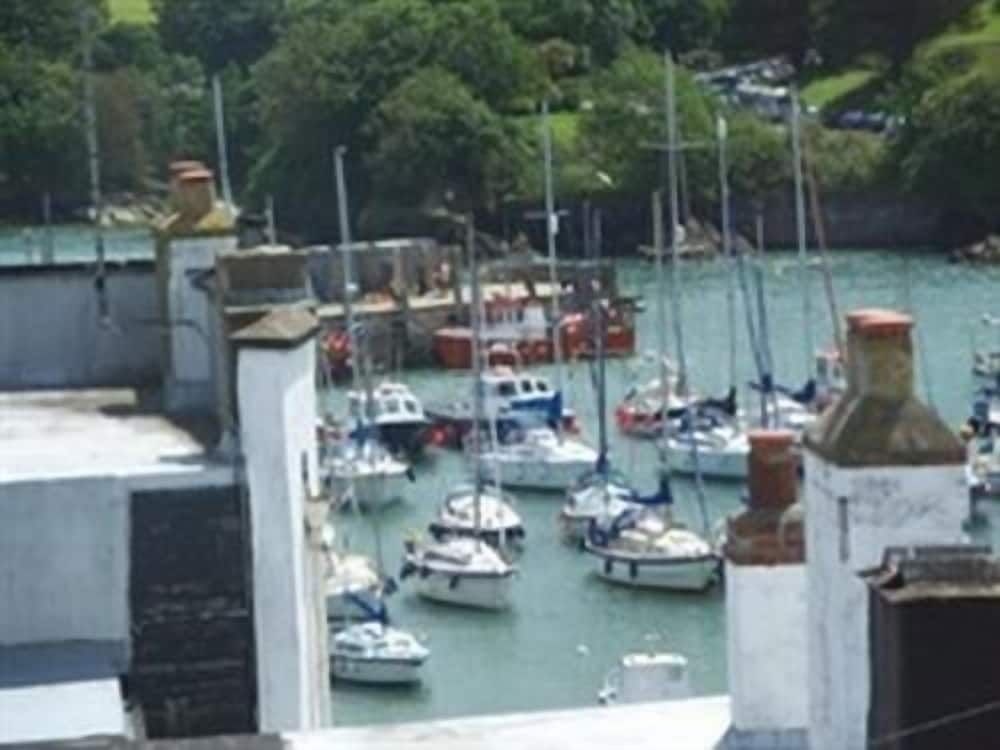 The Harbour Lights - Guest house1