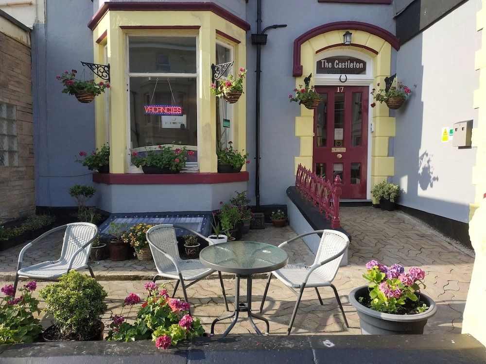 Castleton Hotel2