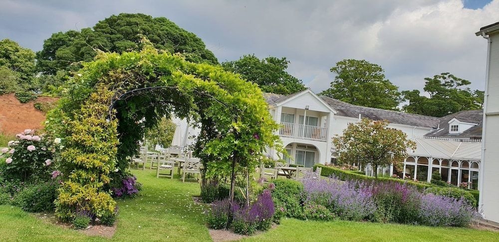Rowton Hall4