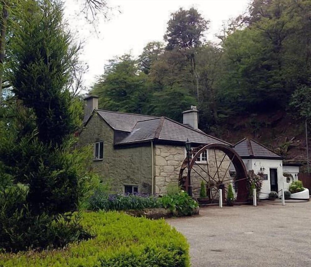 The Waterwheel Inn0