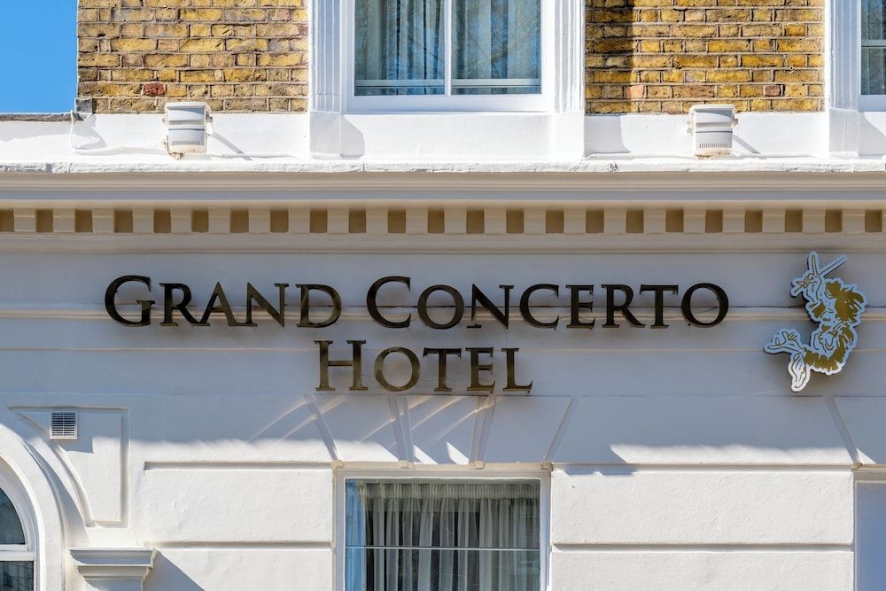 Castleton Hotel3