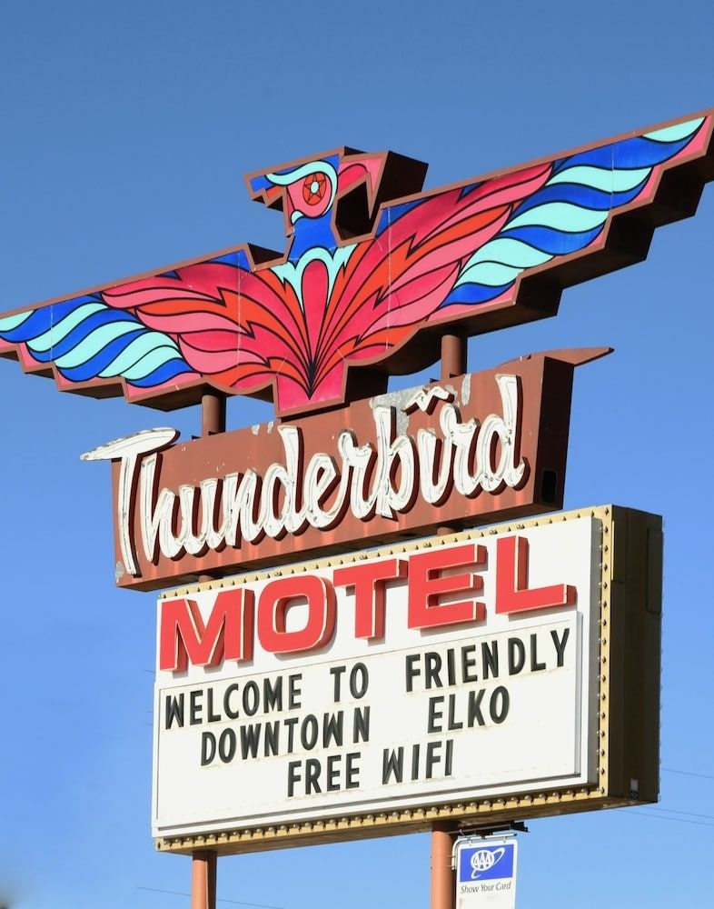 Thunderbird Motel2