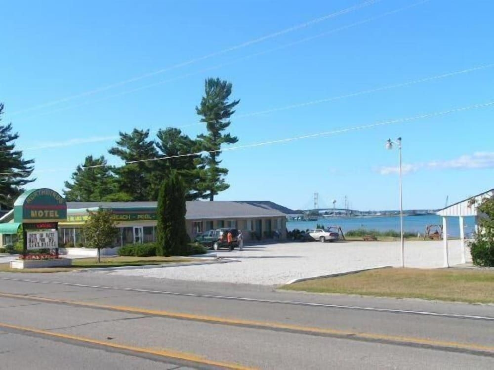 Northwinds Motel4