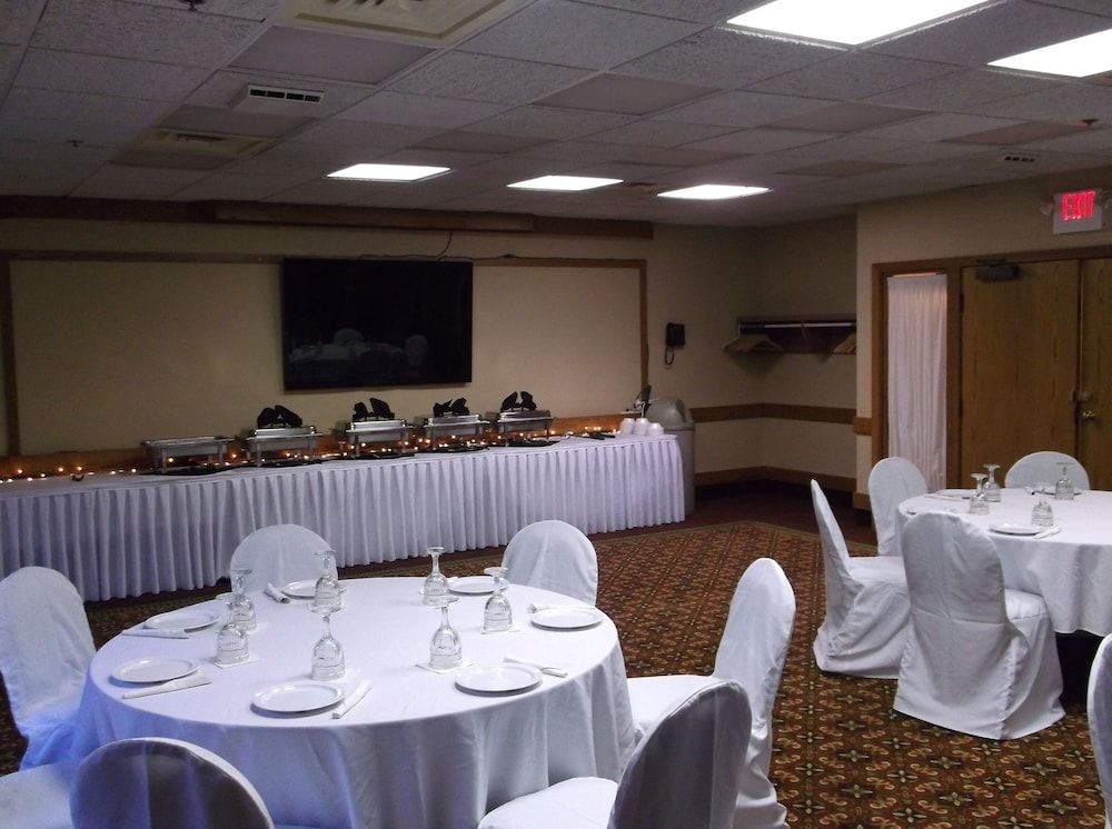 CARL TON LODGE1