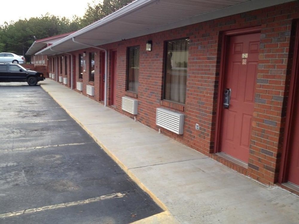 MCCLELLAN INN ANNISTON1