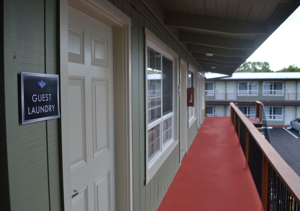 Thunderbird Lodge1