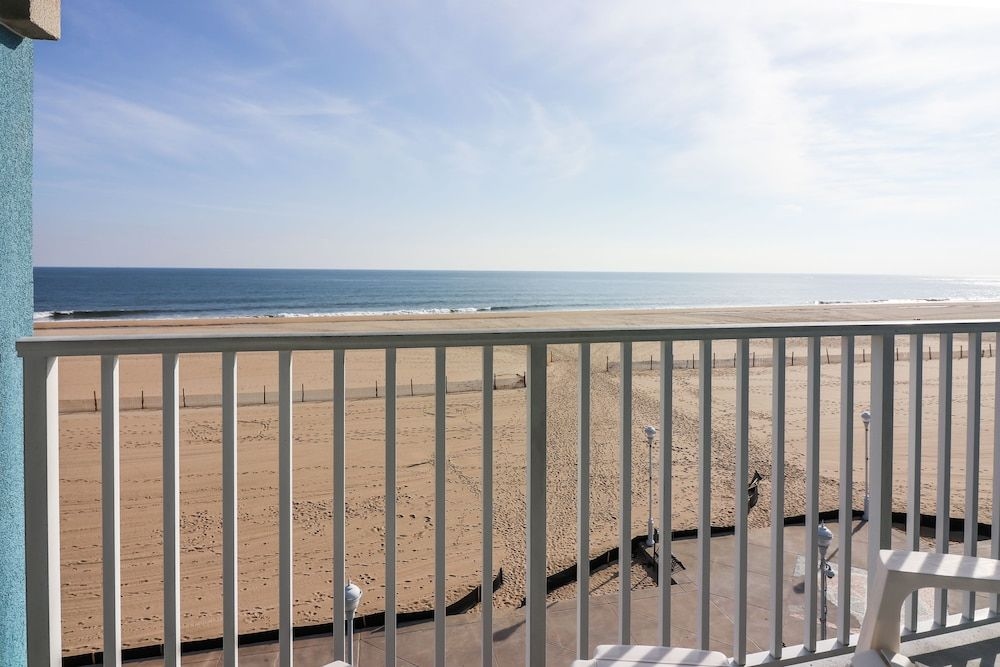 Ocean 1 Hotel and Suites0