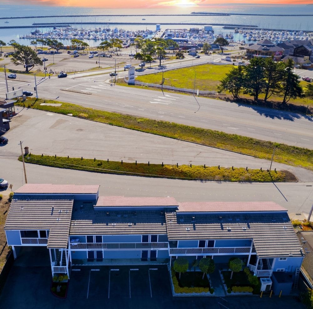 Harbor View Inn2
