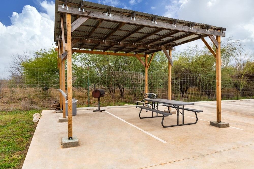 Residency Suites Cotulla3