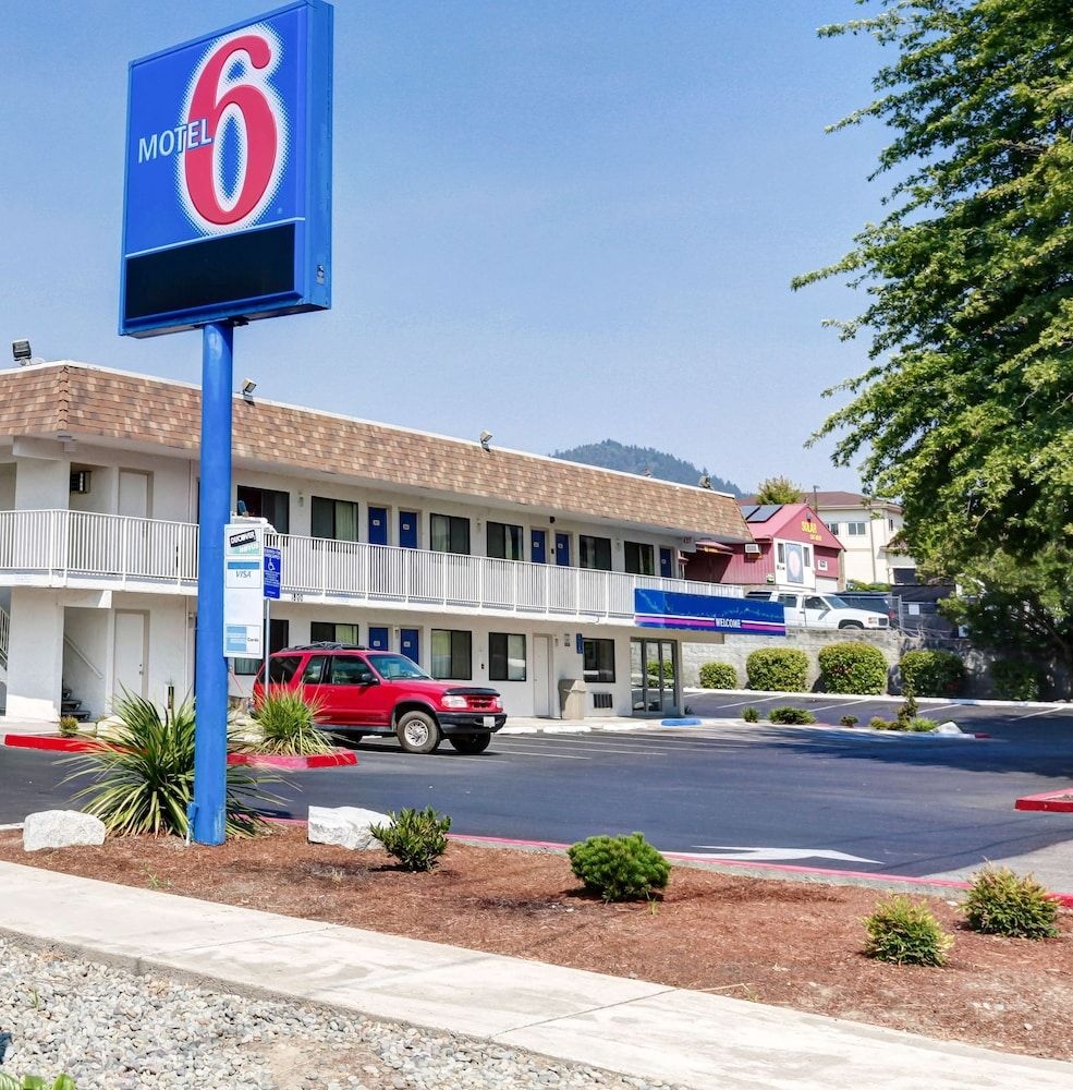 Motel 6 Grants Pass1