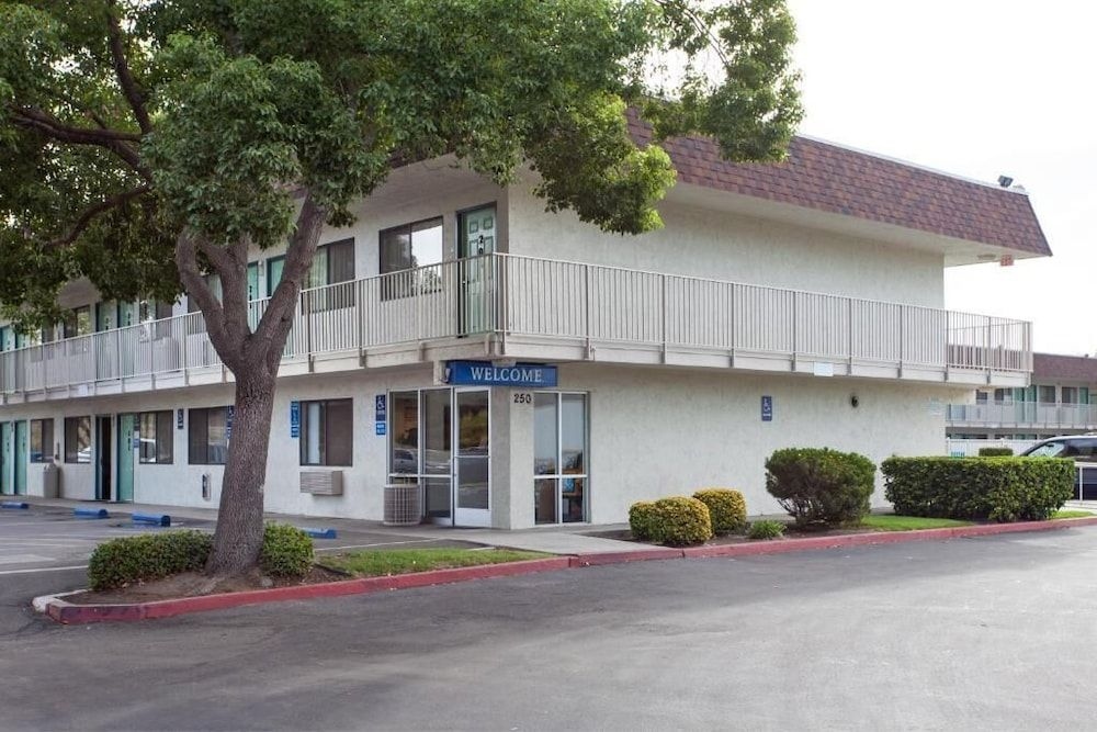 Motel 6 Turlock1