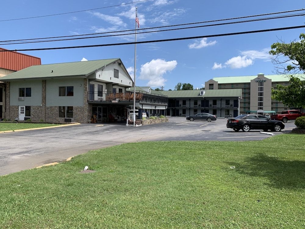 Lazy Bear Inn4