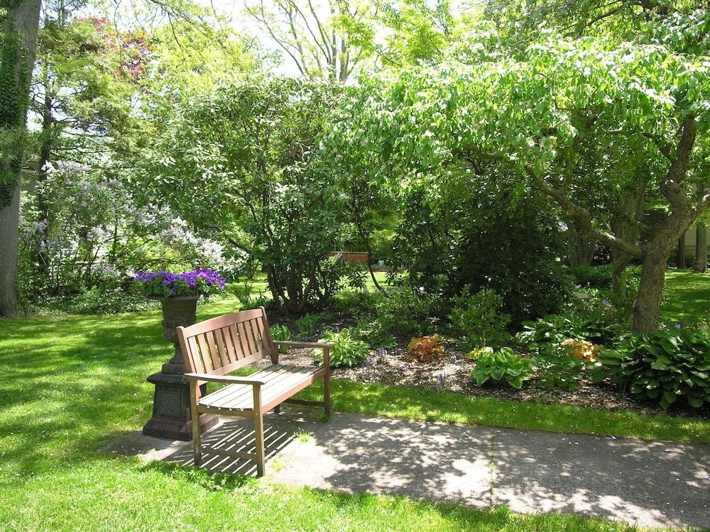Delano Homestead Bed & Breakfast4
