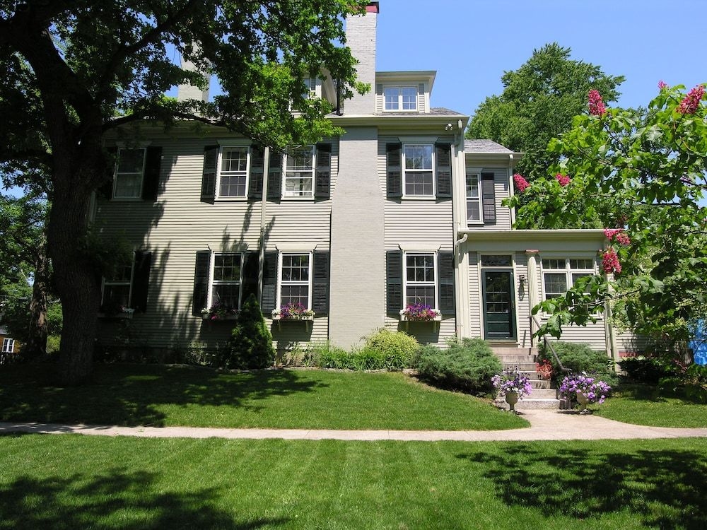Delano Homestead Bed & Breakfast0