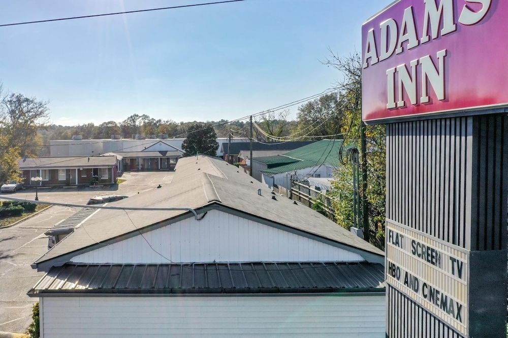 Adams Inn4