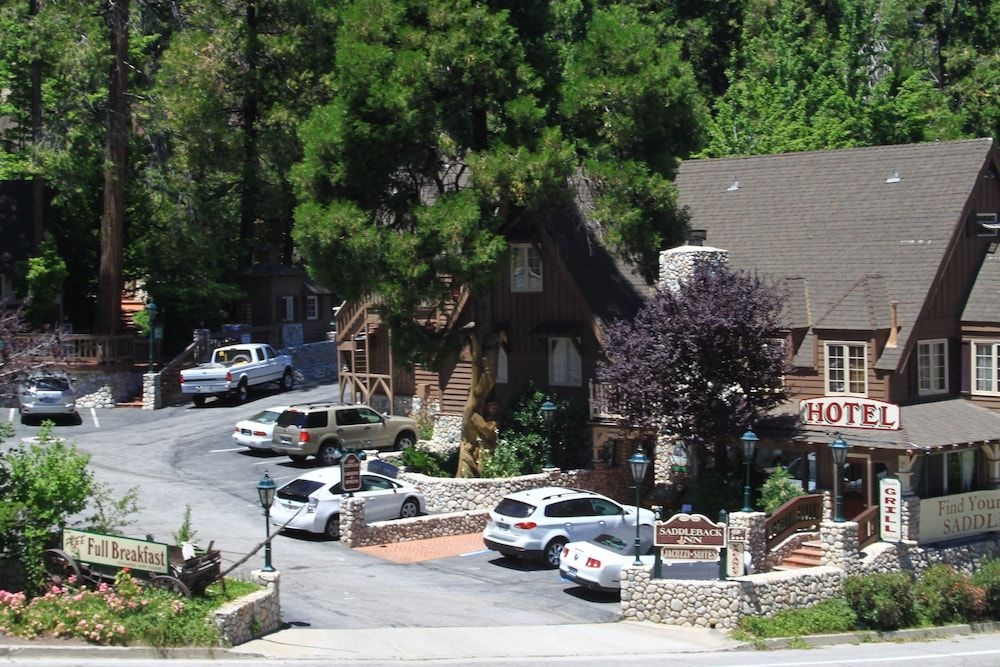 Saddleback Inn2