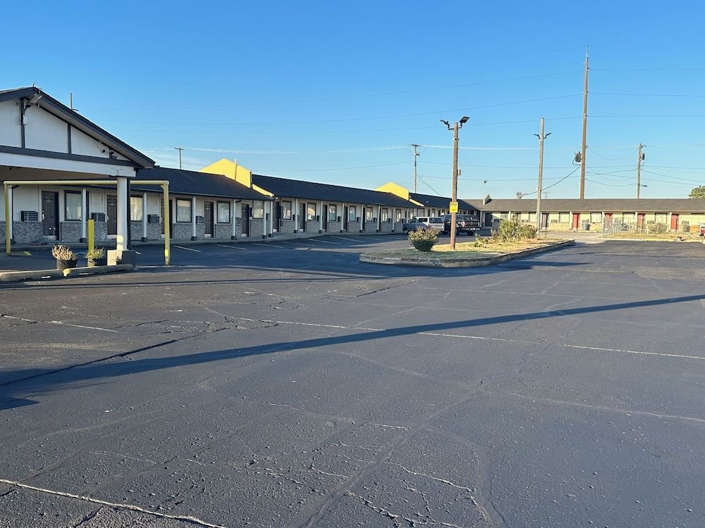 Interstate Inn Express1