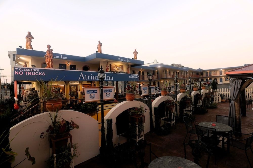 Atrium Inn4