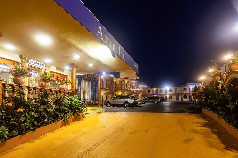 Atrium Inn3