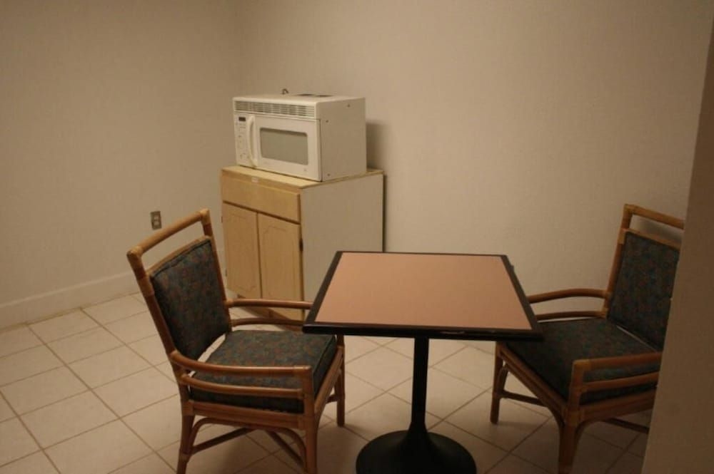 Budget Inn3