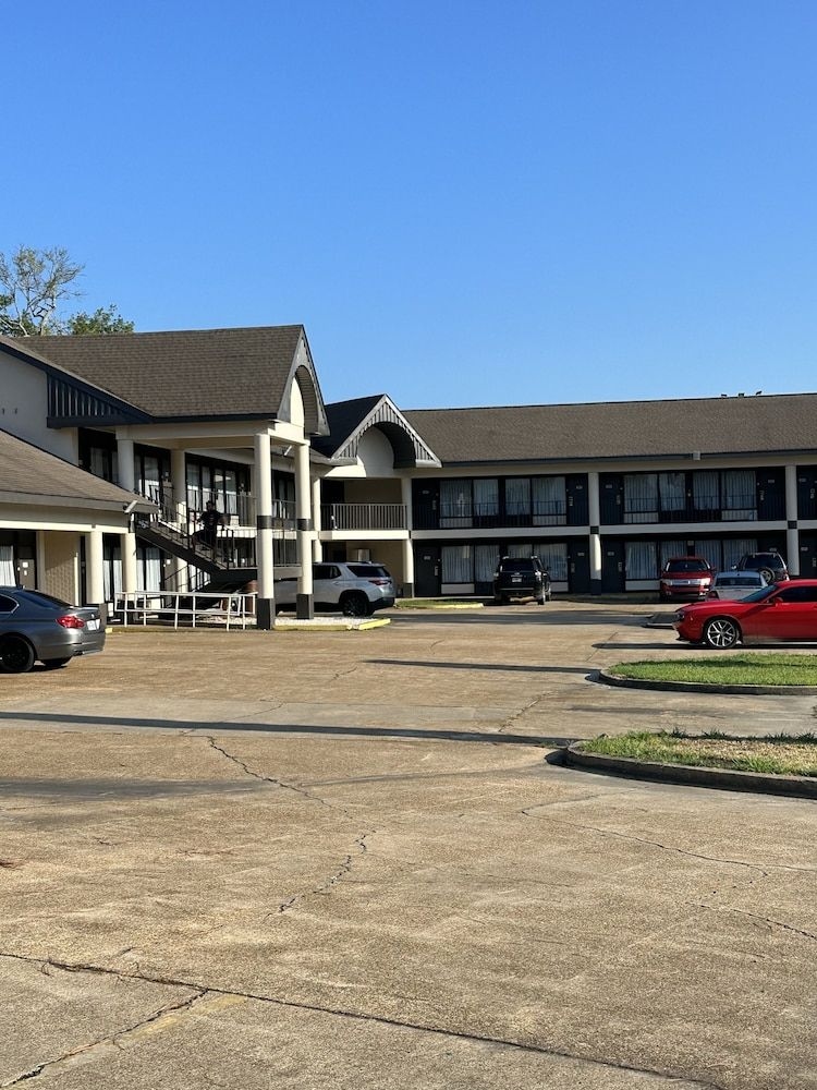 Oakwood Inn Oakdale0