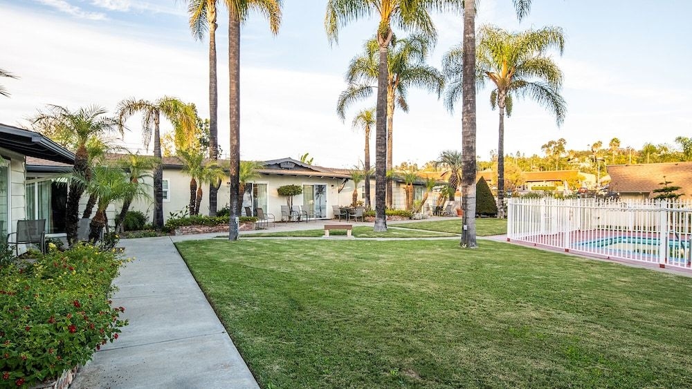 Fallbrook Country Inn3