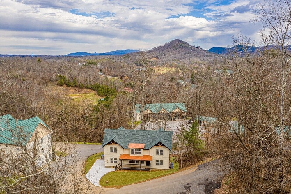 Eden Crest Vacation Rentals0
