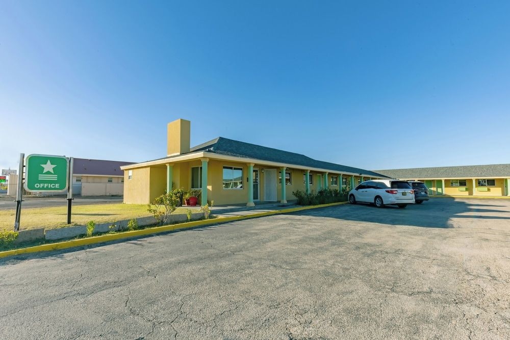 Executive Inn4