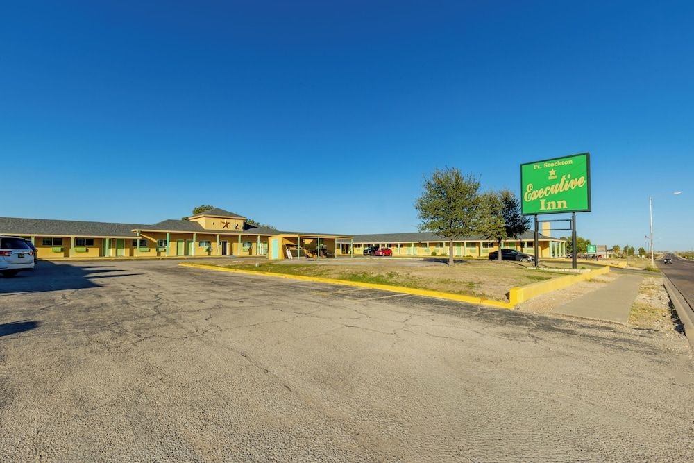 Executive Inn3