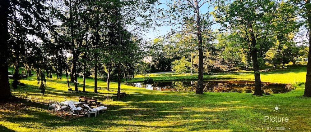 The Wayside Inn Bed & Breakfast4