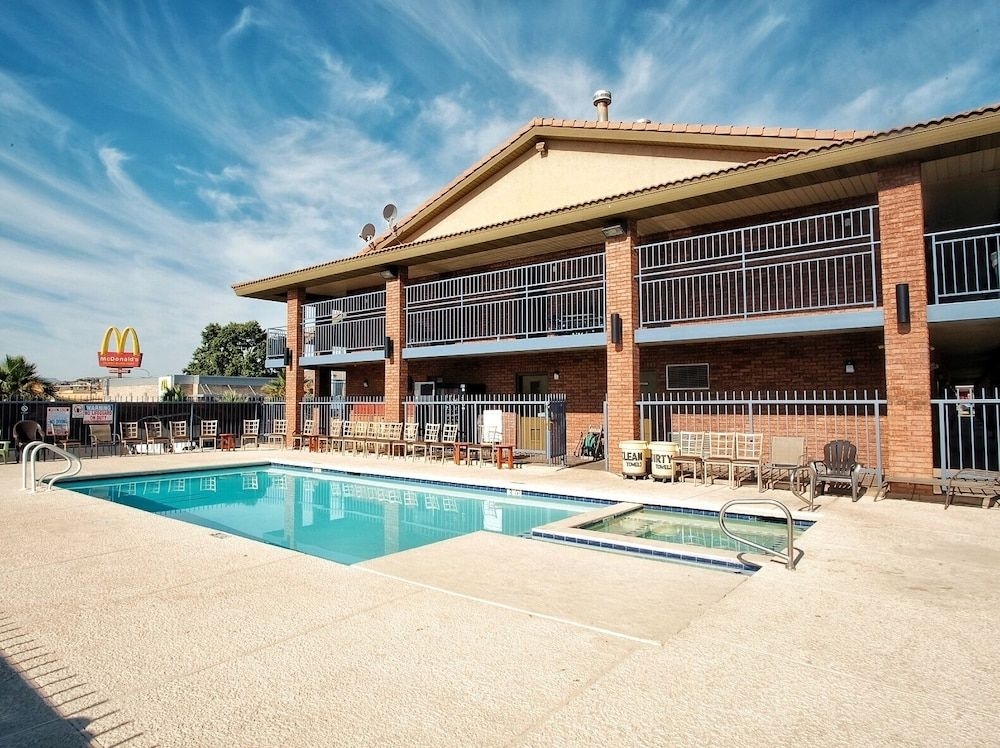 Claridge Inn4