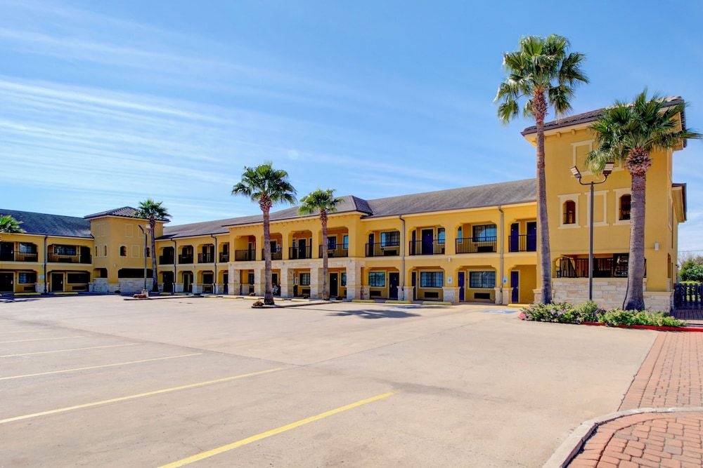 Weslaco Inn2