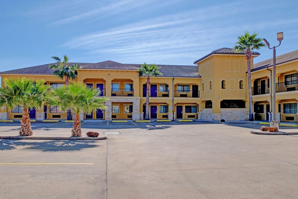 Weslaco Inn3