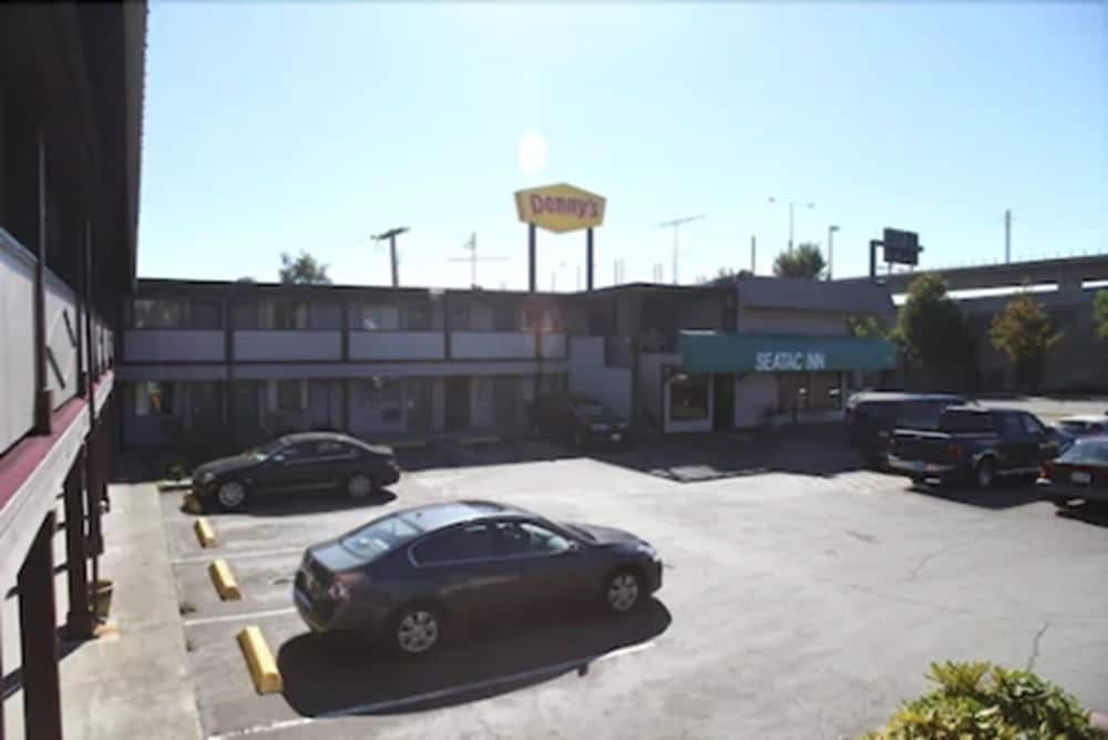 Seatac Inn1