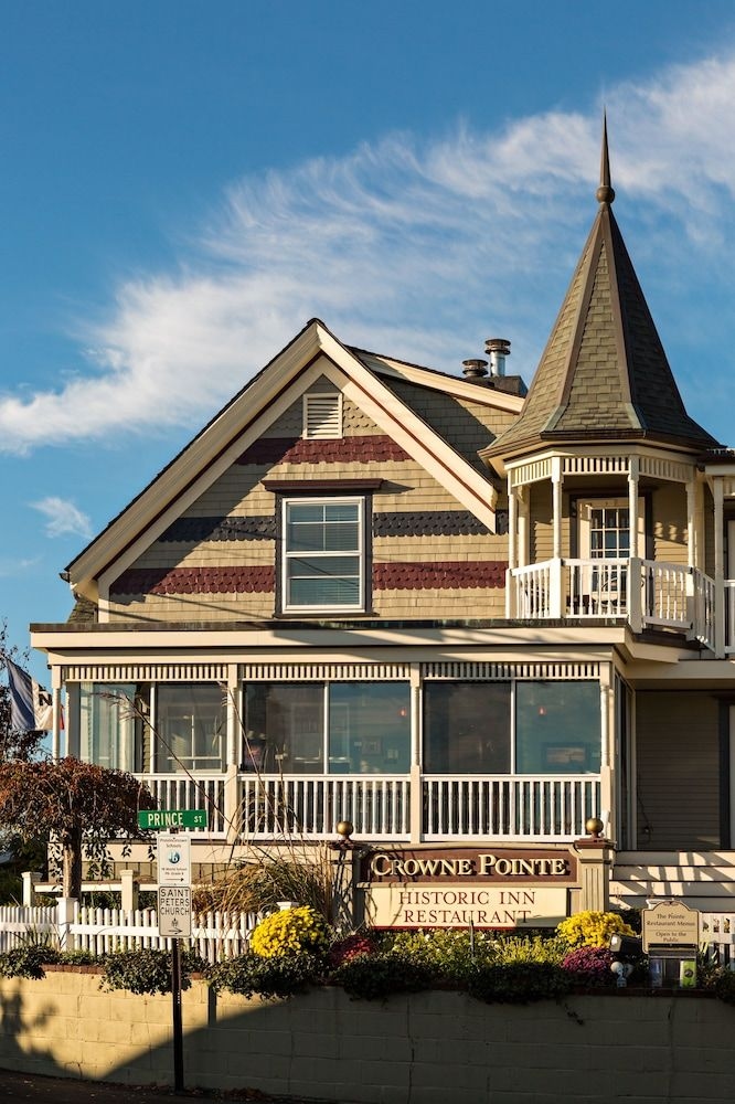 Crowne Pointe Historic Inn & Spa1