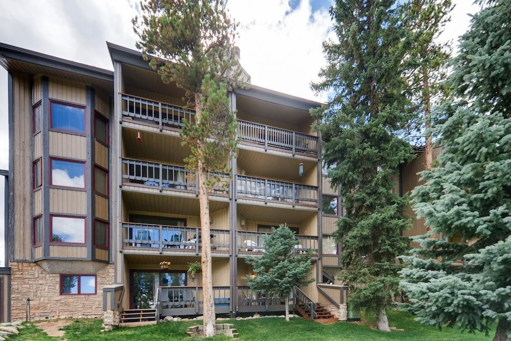 Atrium Condos by Ski Country Resorts3