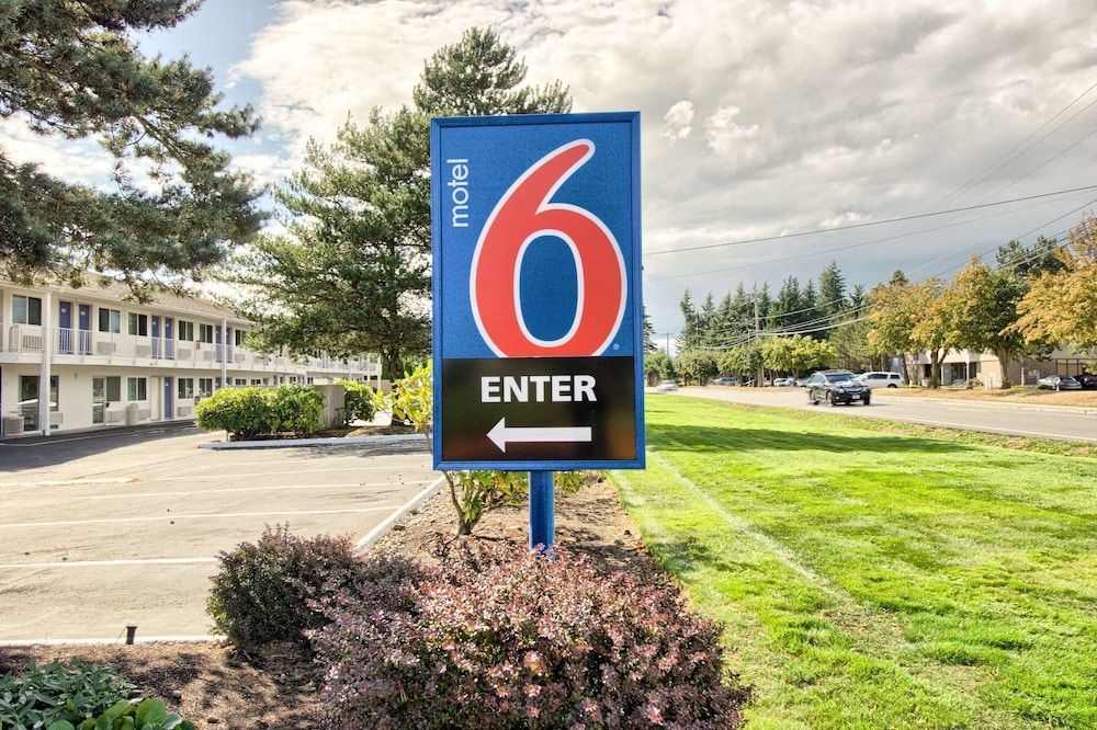 Motel 6 Everett North1