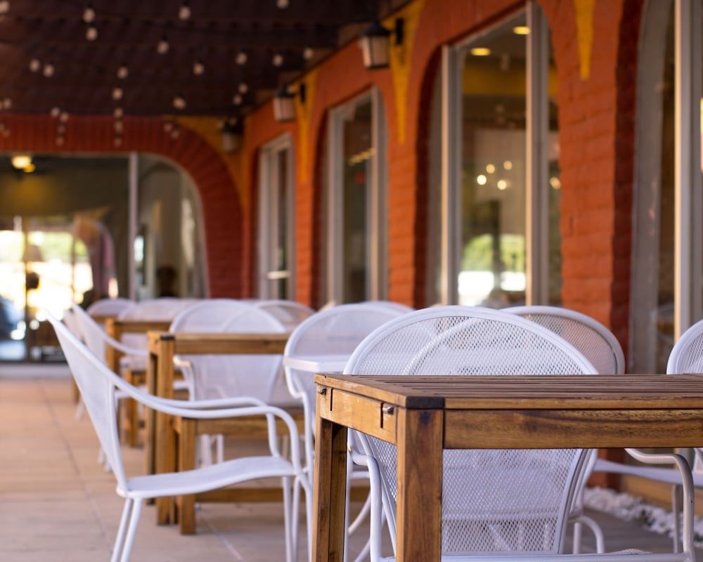 Americana Hotel1