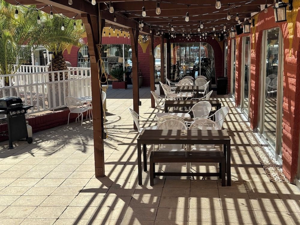 Americana Hotel0