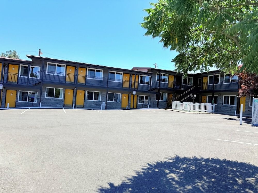 Timbers Motel1