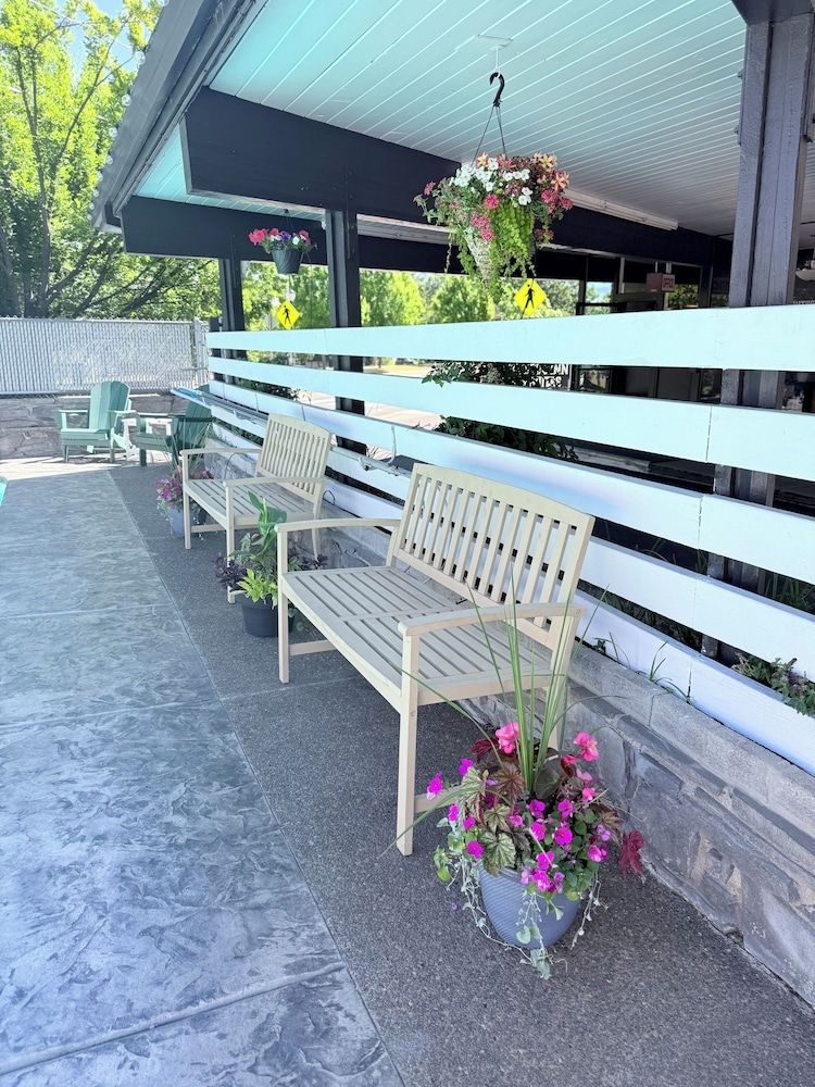 Timbers Motel3