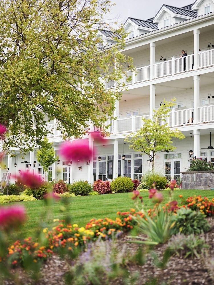 The Inn on the Lake4
