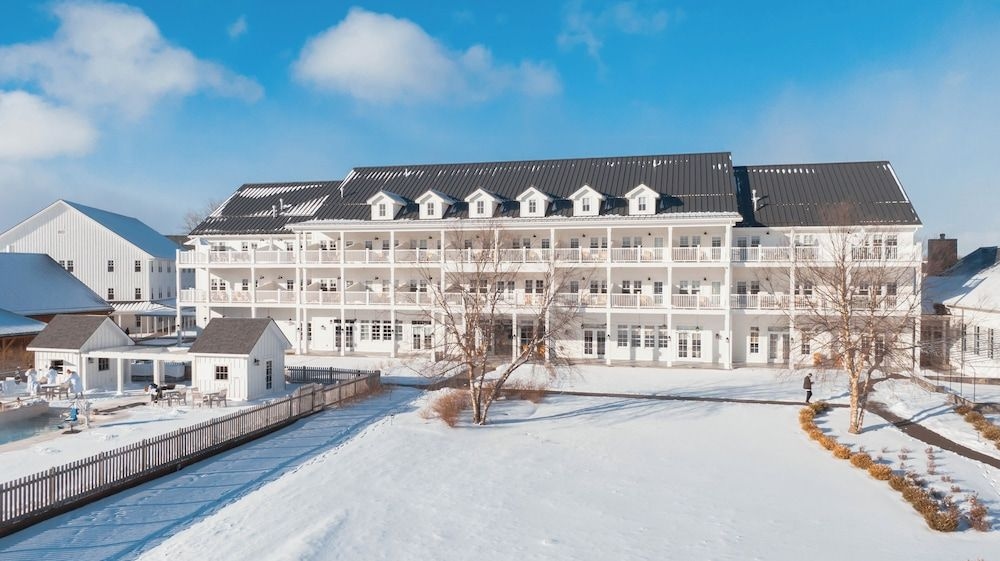 The Inn on the Lake1